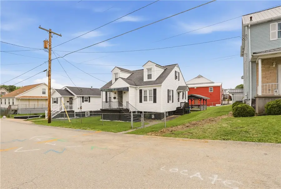 214 S Sycamore St, Mount Pleasant, PA 15666 - #2