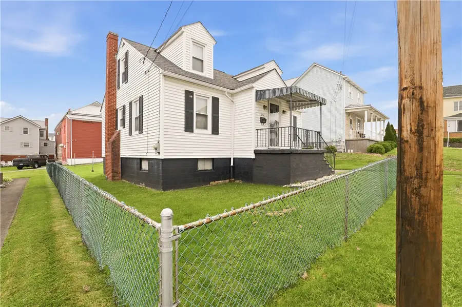 214 S Sycamore St, Mount Pleasant, PA 15666 - #3
