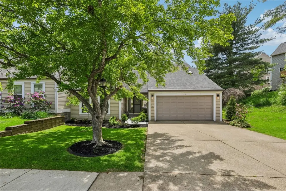 2621 Hunters Point Dr, Wexford, PA 15090 - #1