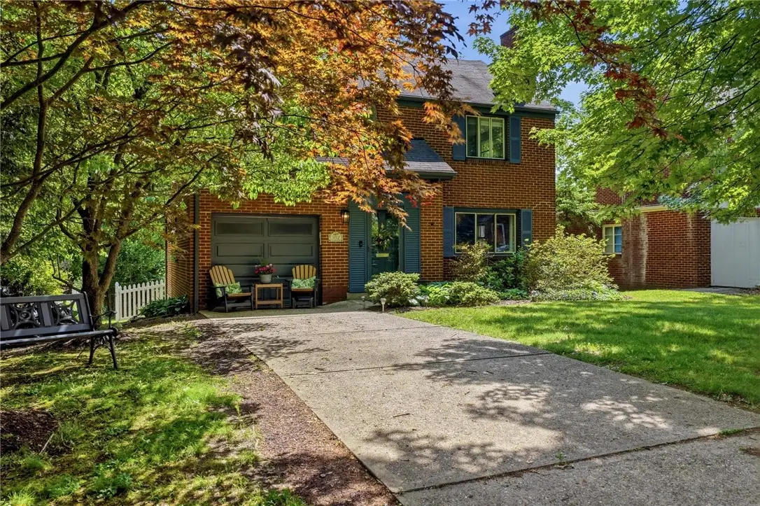 332 Old Farm Rd, Pittsburgh, PA 15228 - #1