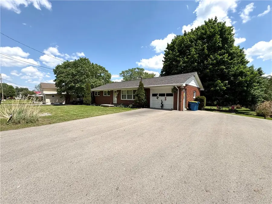 2045 Martha St, New Castle, PA 16101 - #3