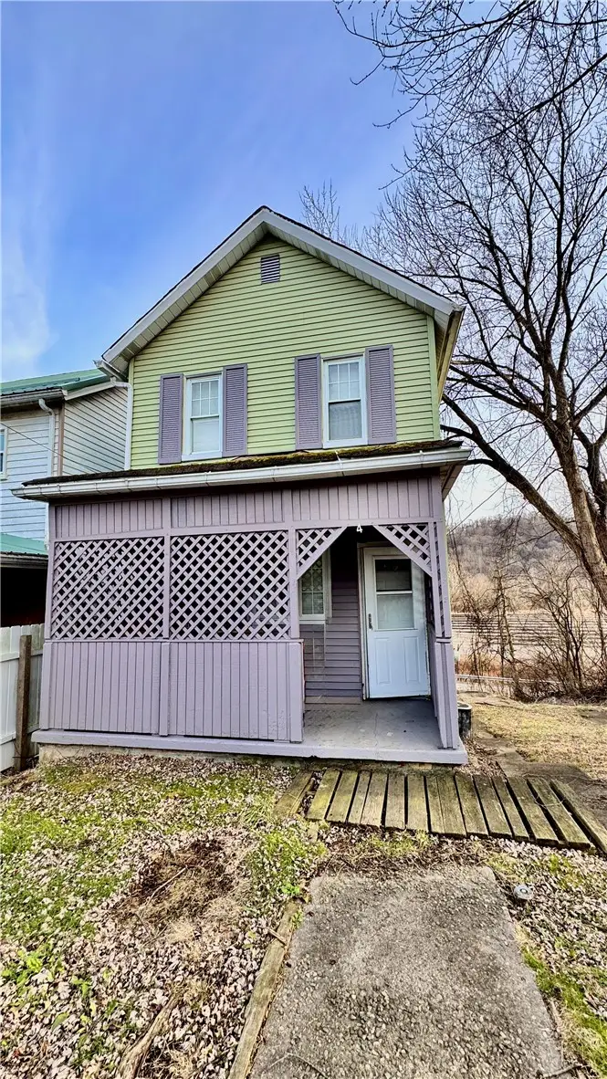 4 Howe St, Elrama, PA 15038 - #1