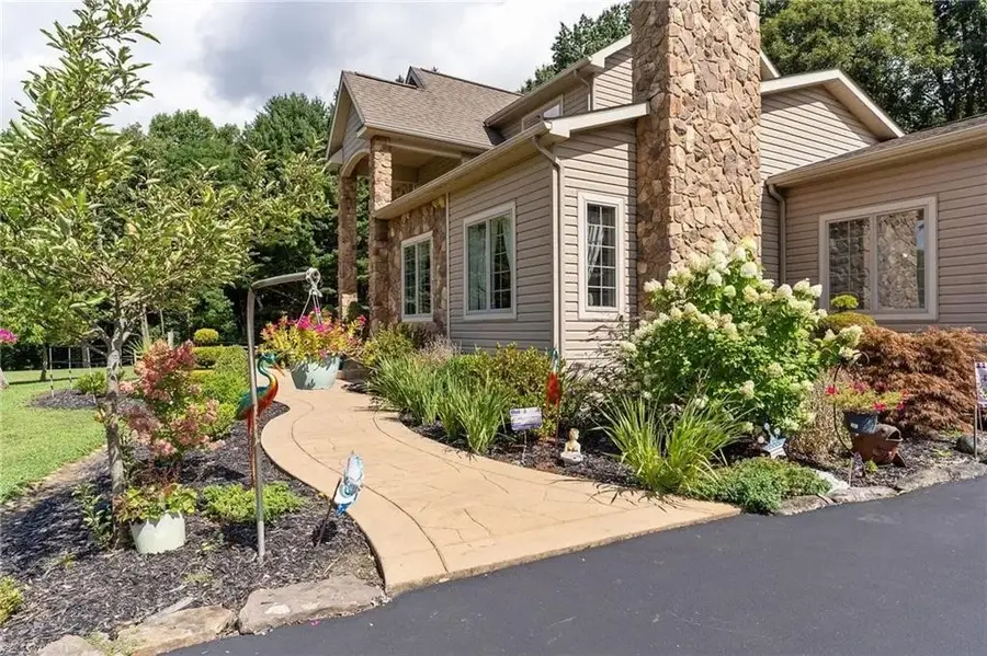 102 Mehard Ave #B, Greenville, PA 16125 - #3