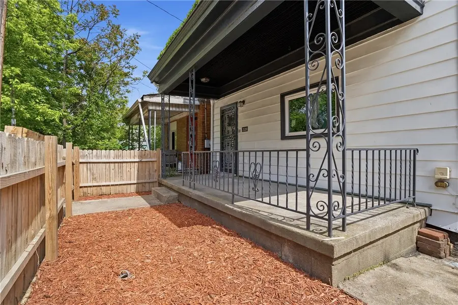 2520 Hallett St, Pittsburgh, PA 15219 - #3