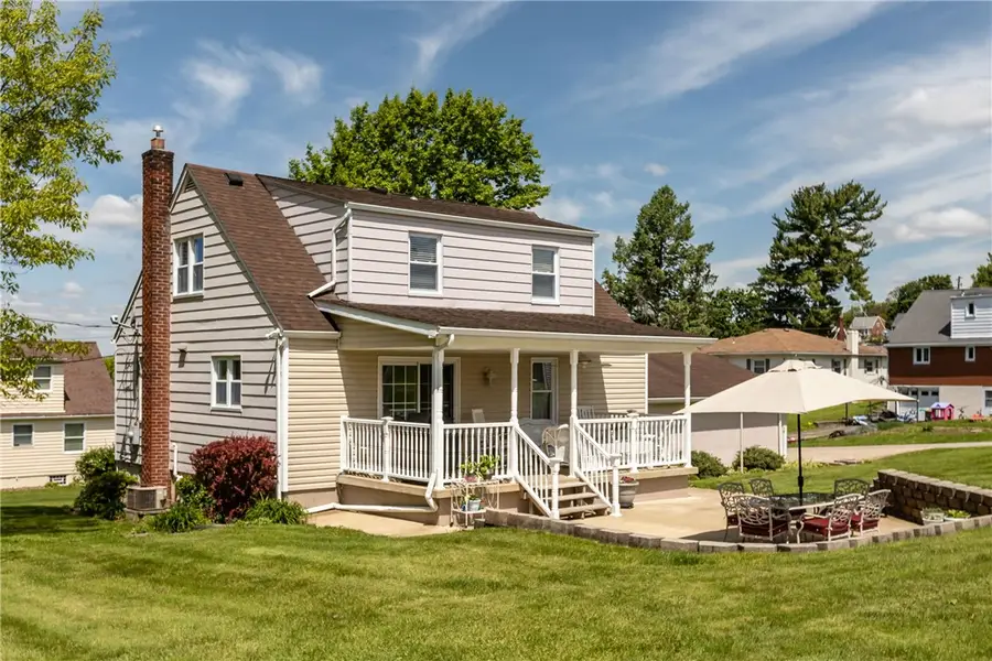 303 Cort St, Jeannette, PA 15644 - #2