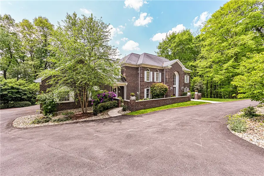 264 Cobblestone Dr, Greensburg, PA 15601 - #3