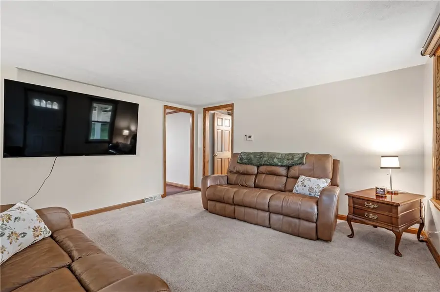 101 Leech Ln, Beaver Falls, PA 15010 - #3