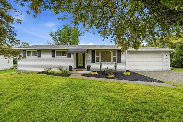 17 Shenango Rd, New Castle, PA 16105