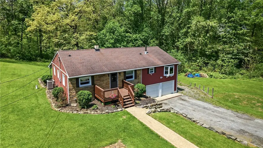 471 Sharon Bedford Rd, West Middlesex, PA 16159 - #3