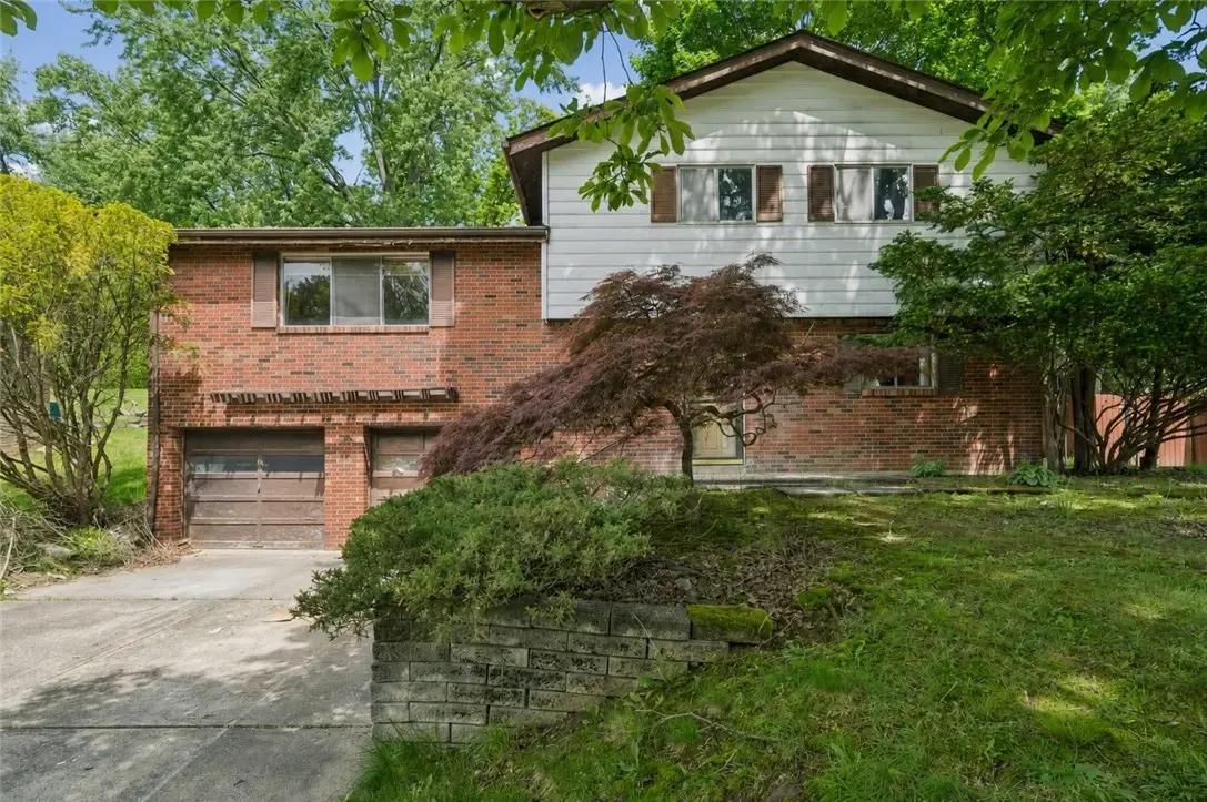 285 Tara Dr, Pittsburgh, PA 15236 - #1