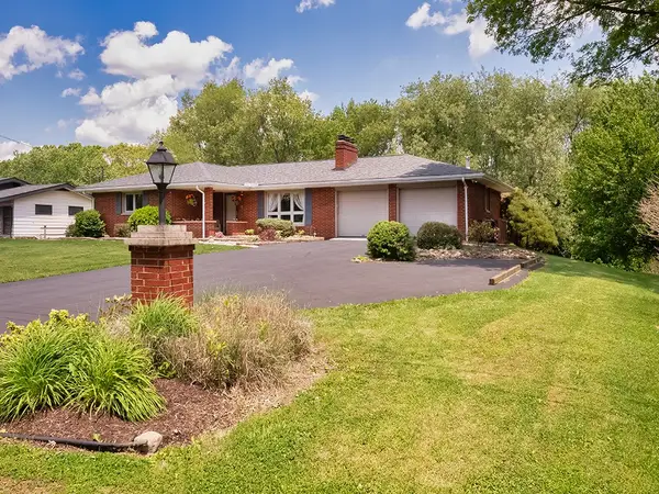 107 Longvue Dr, Harmony, PA 16037