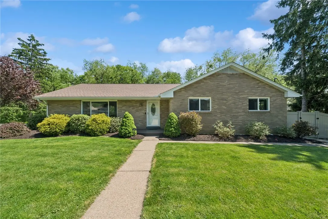 1101 Fairlane Dr, Aliquippa, PA 15001 - #1