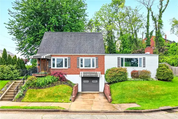 2 Broad St, Jeannette, PA 15644
