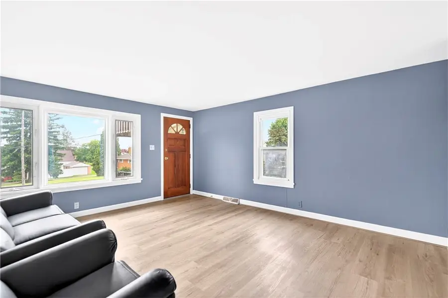 2 Broad St, Jeannette, PA 15644 - #3