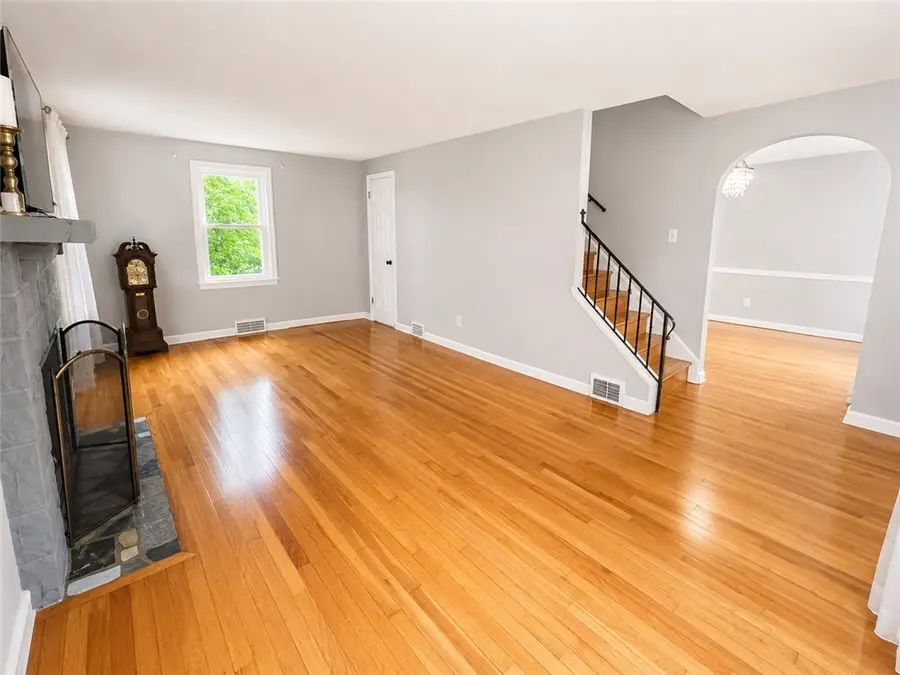 128 Sylvania Dr, Pittsburgh, PA 15236 - #2