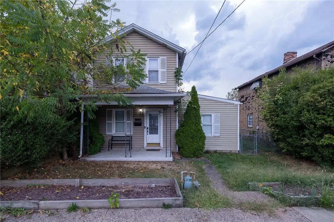 1618 W Railroad St, Carnegie, PA 15106 - #1