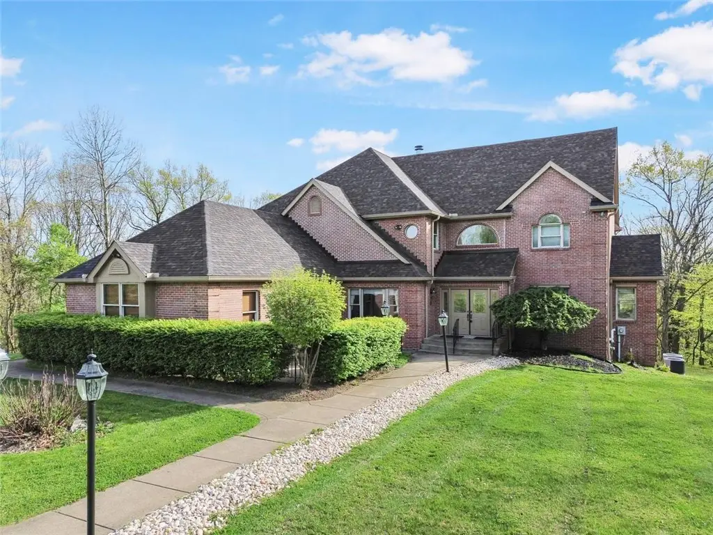 544 Green Parrot Ln, Natrona Heights, PA 15065 - #1