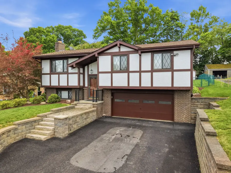 132 Orchard Avenue, Glenshaw, PA 15116 - #3