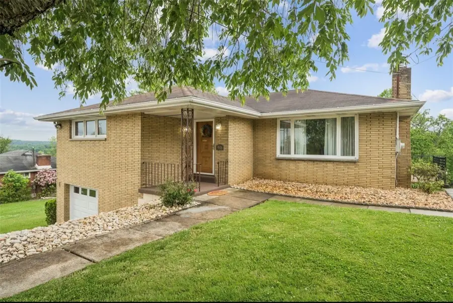 946 Peairs Rd, Elizabeth, PA 15037 - #3