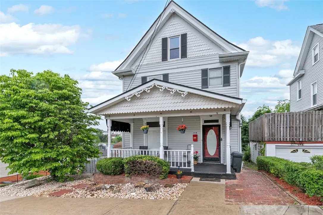 715 Sidney St, Greensburg, PA 15601 - #1