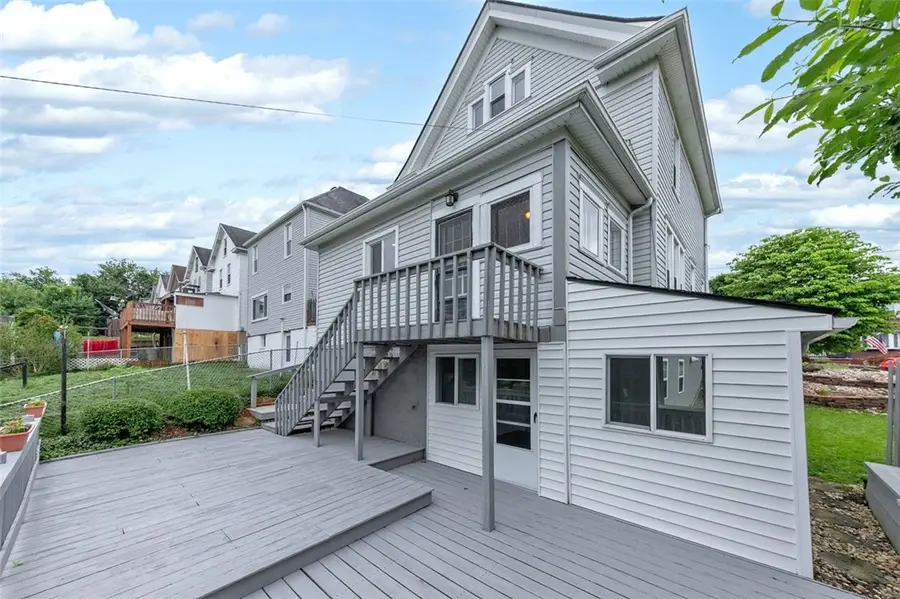 715 Sidney St, Greensburg, PA 15601 - #3