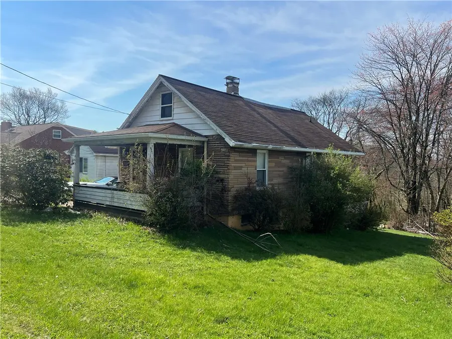 869 E Hill Dr, New Kensington, PA 15068 - #2