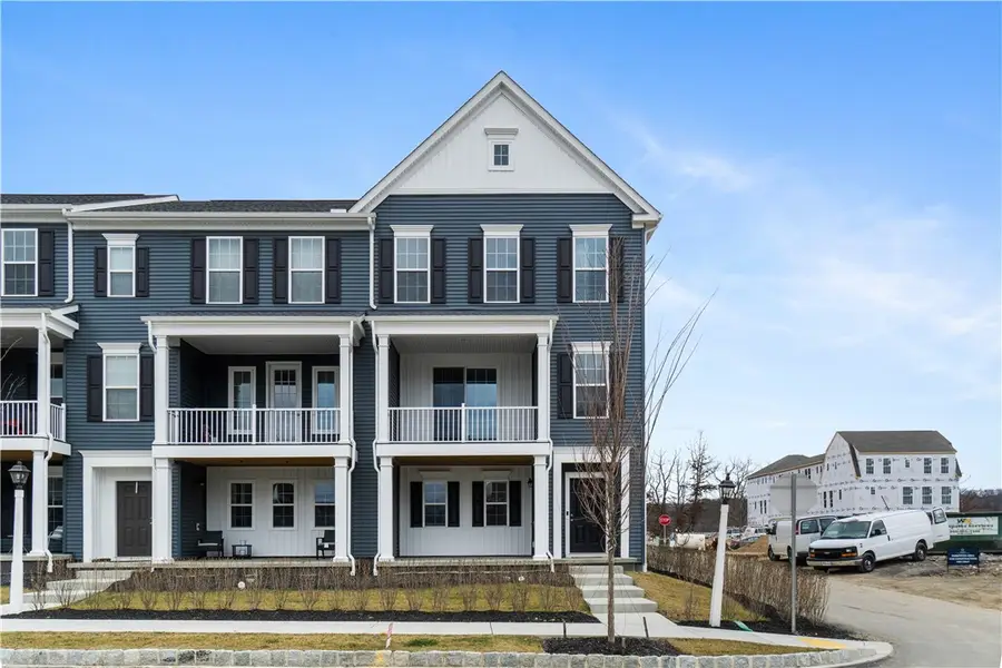 314 Harlequin St, Cranberry, PA 16066 - #2
