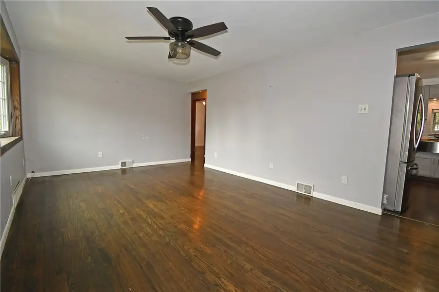 433 Ridgemont Dr, Pittsburgh, PA 15220 - #2