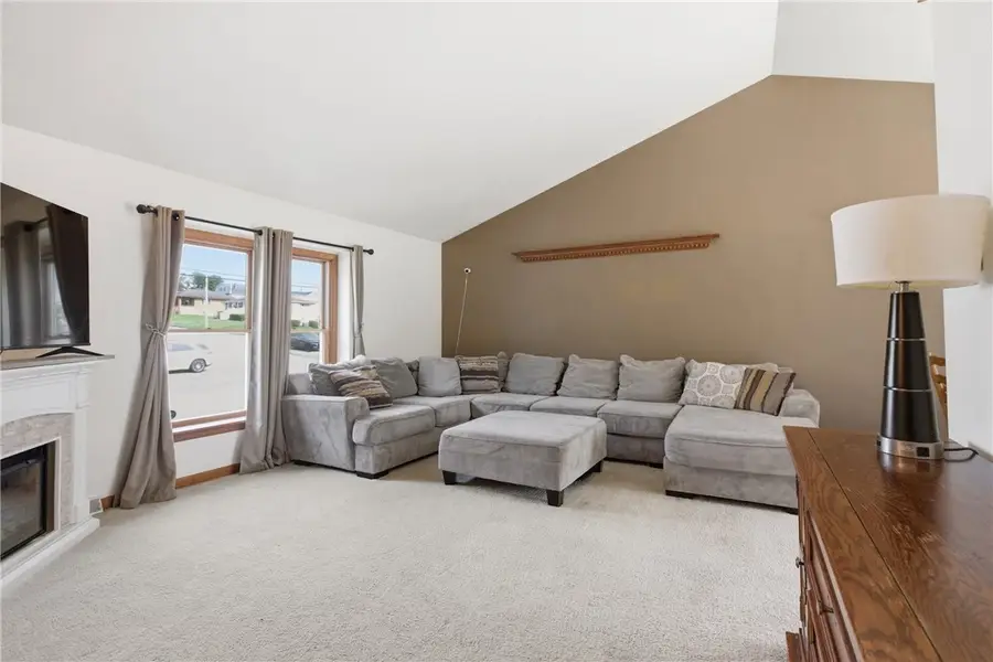 72 4th St, Irwin, PA 15642 - #3
