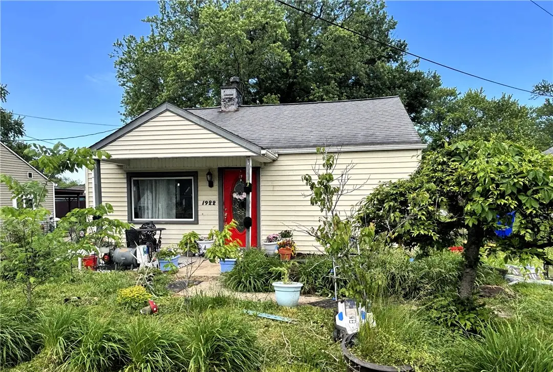 1922 Robinwood St., New Castle, PA 16101 - #1