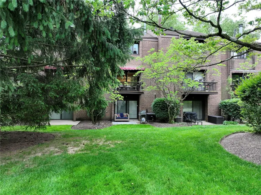 1523 Merion Ln, Oakmont, PA 15139 - #2