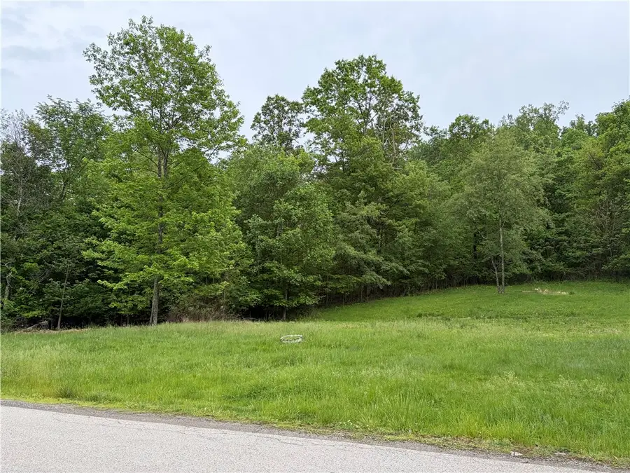 338 Downes Rd, Jeannette, PA 15644 - #2