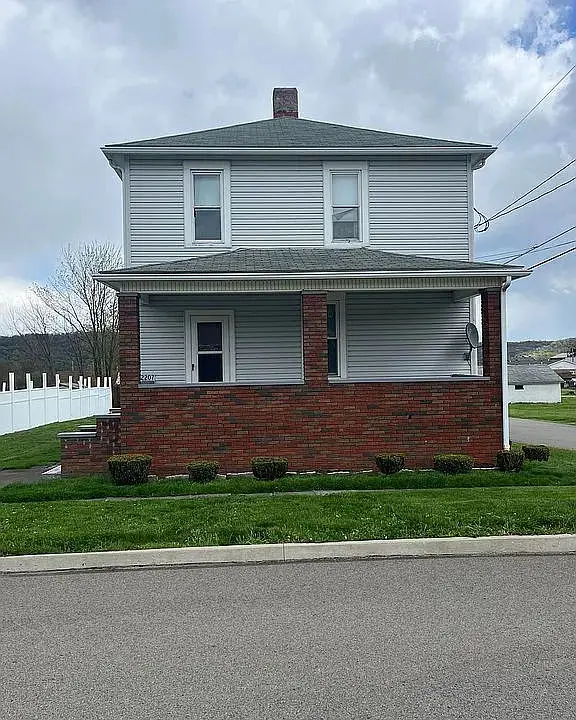 2207 2nd Avenue, Koppel, PA 16136