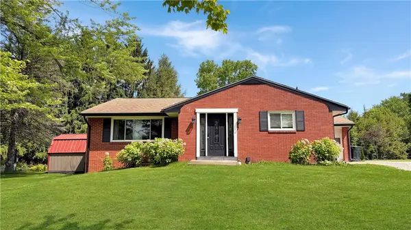 108 Arrowhead Dr, Beaver Falls, PA 15010