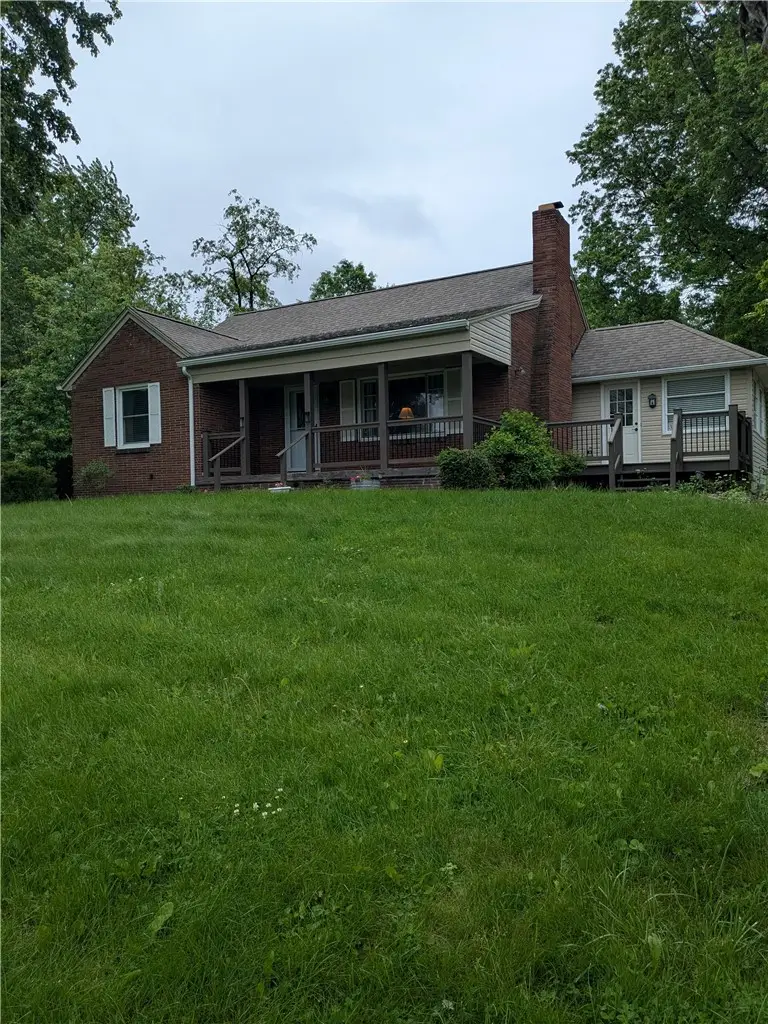 3106 Fernwood Ln, New Castle, PA 16105 - #2