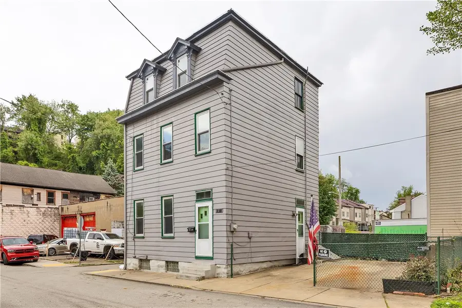 1302 Basin St, Pittsburgh, PA 15212 - #2