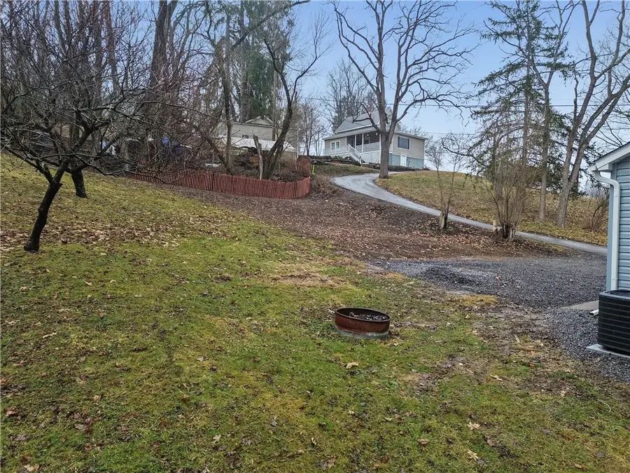 102 Fayette St, Imperial, PA 15126 - #3