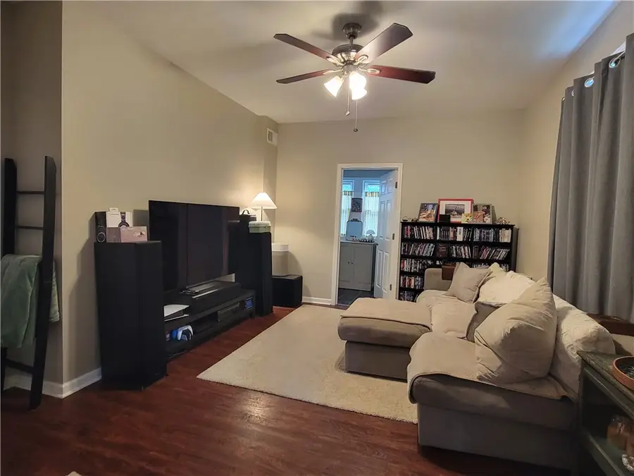 160 Broad St, Leetsdale, PA 15056 - #3