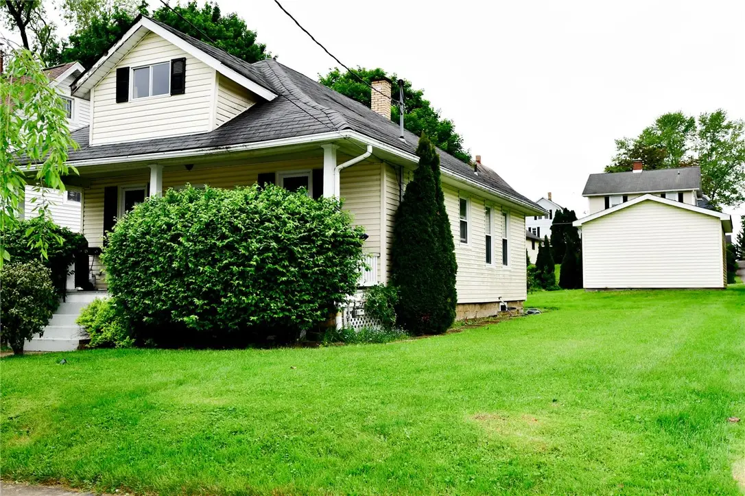 134 Garden Ave, Grove City, PA 16127 - #1