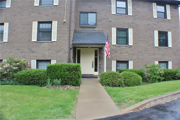 7277 Beacon Hill Dr, Pittsburgh, PA 15221