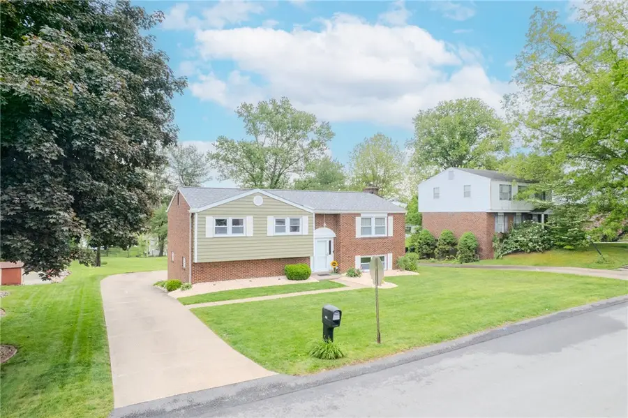 134 Chris Dr, Irwin, PA 15642 - #3