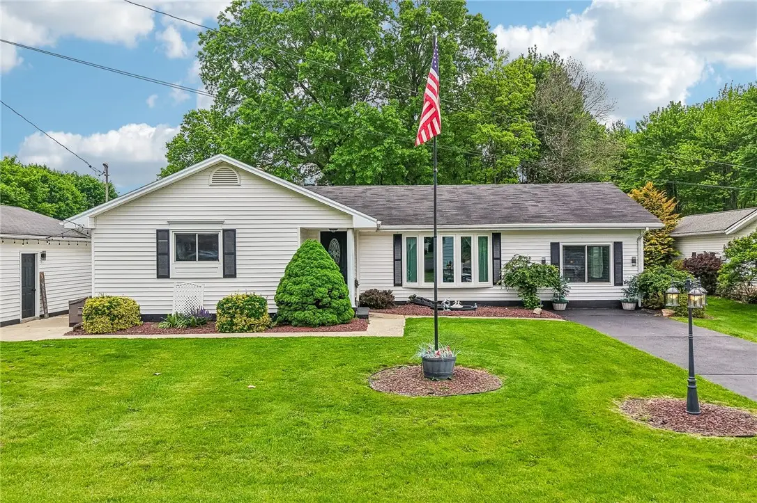 2472 Willowhurst Cir, New Castle, PA 16101 - #1