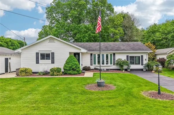 2472 Willowhurst Cir, New Castle, PA 16101