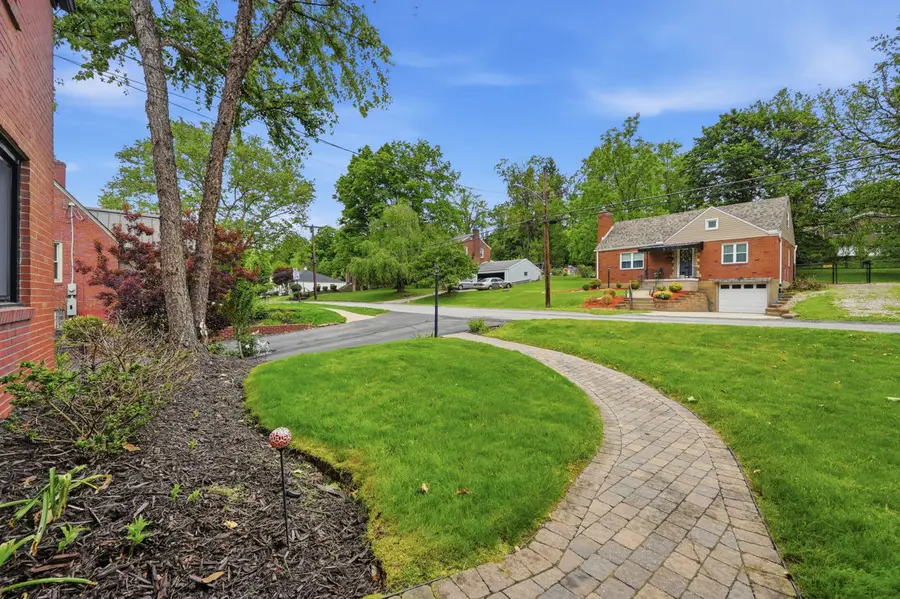121 Glenfield Drive, Pittsburgh, PA 15235 - #2