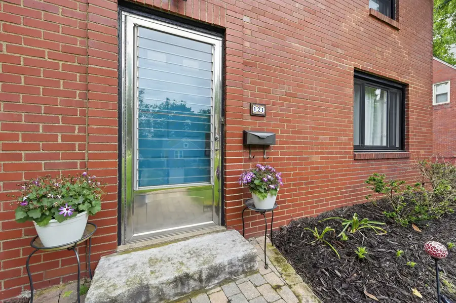 121 Glenfield Drive, Pittsburgh, PA 15235 - #3