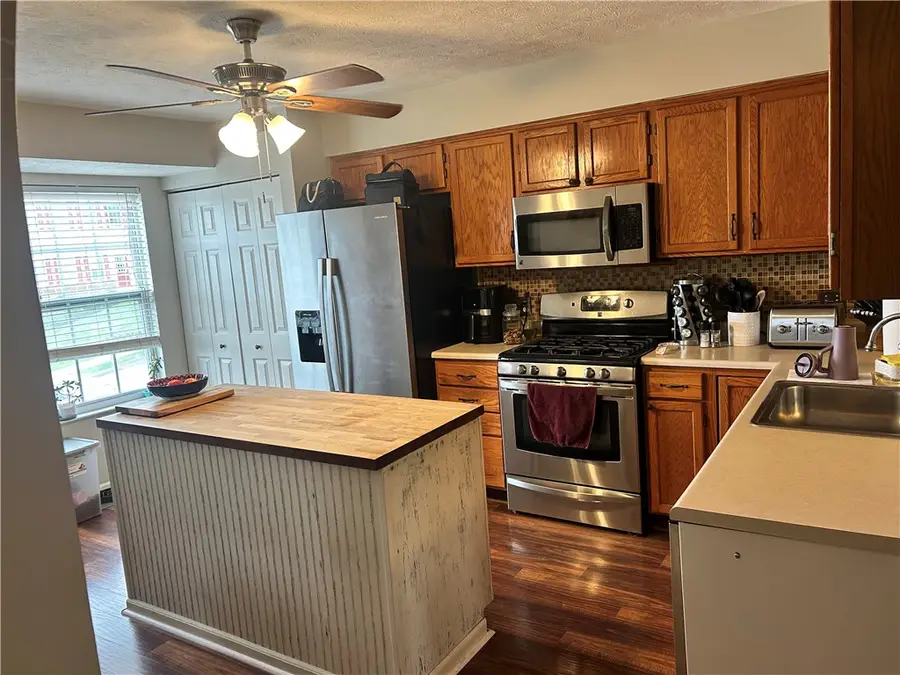 1212 Canterbury Dr, Imperial, PA 15126 - #2