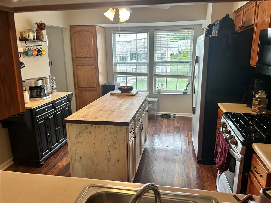 1212 Canterbury Dr, Imperial, PA 15126 - #3