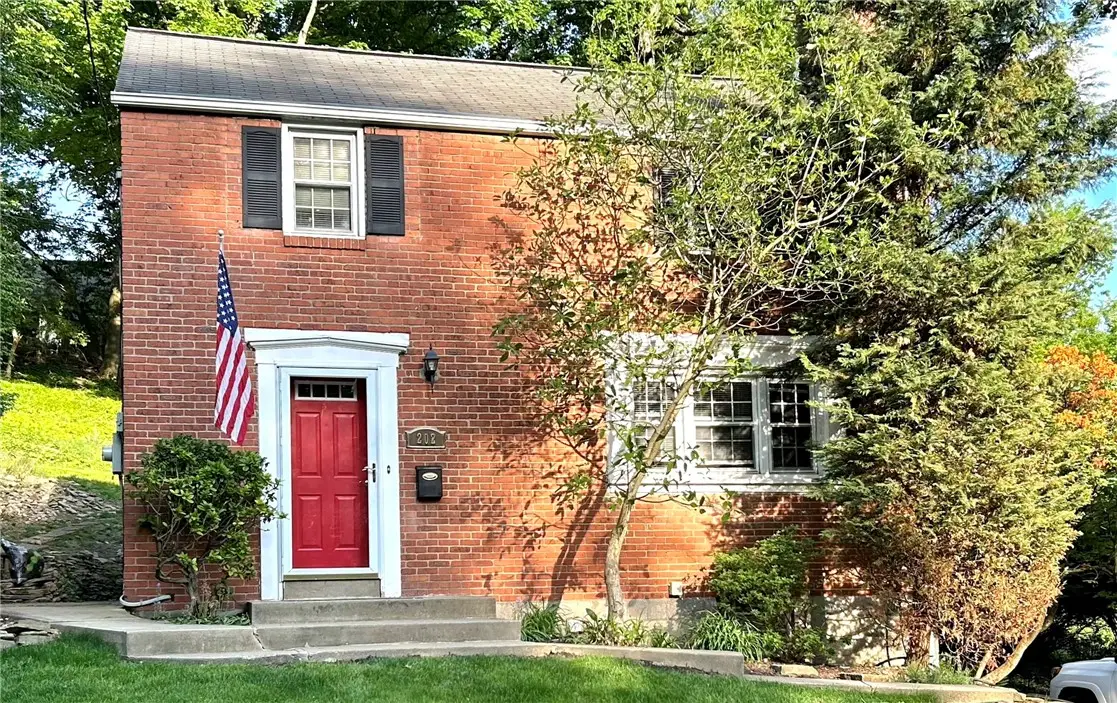 202 Park Pl, Pittsburgh, PA 15237 - #1