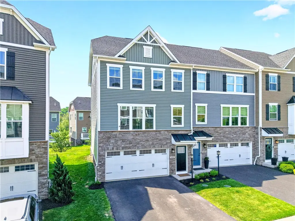 4004 Crown Dr, South Park, PA 15129 - #1