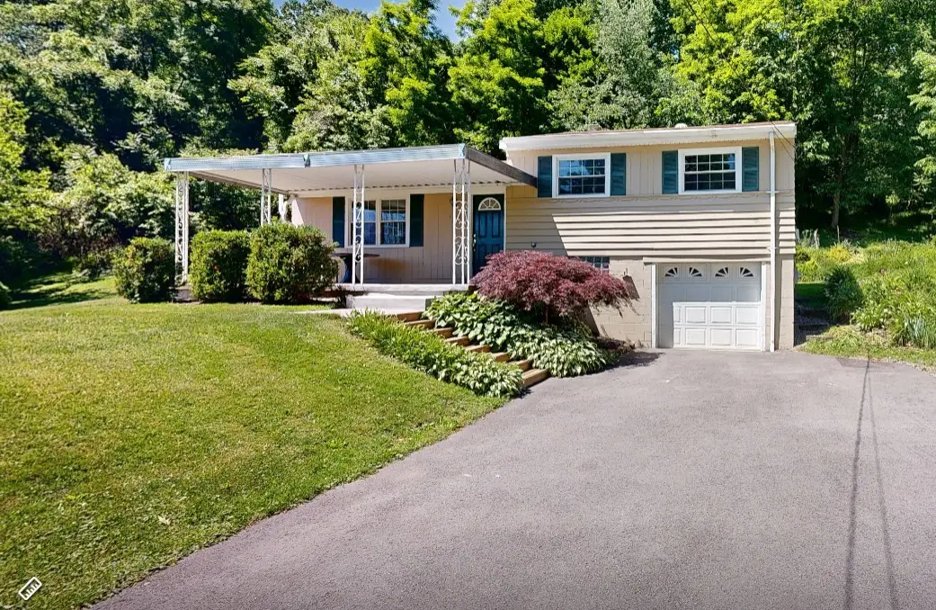 107 Mckenna Dr, Aliquippa, PA 15001 - #1
